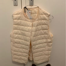 Load image into Gallery viewer, Fitaylor 90% Ultra Light White Duck Down Women Vest Thin Coat Women Duck Down Sleeveless Jacket V Collar Or O Collar Coat