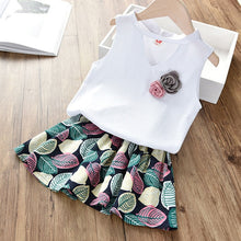 Load image into Gallery viewer, New Summer Girls Clothing Sets Fashion with flowers Sleeveless T-shirt printed shorts outfits 2Pcs Casual Kids Clothing Sets
